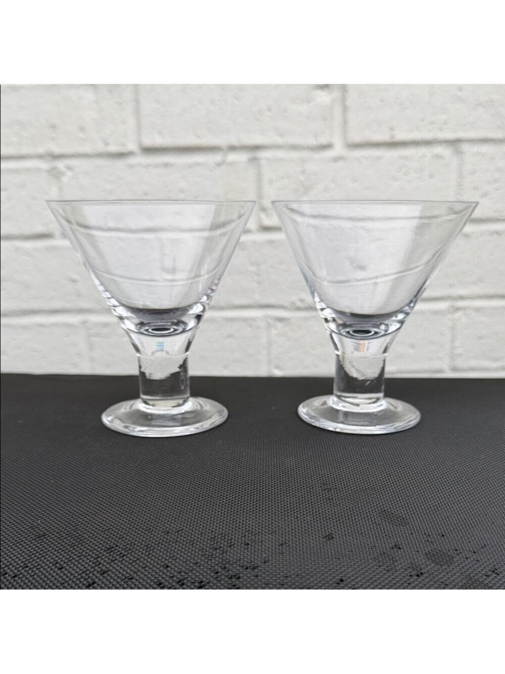 Pair of Stylish Crystal Clear 7 oz Martini/Cocktail Glasses Excellent Condition